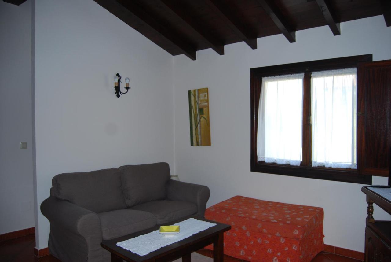 Apartamentos El Perujo 코밀라스 외부 사진