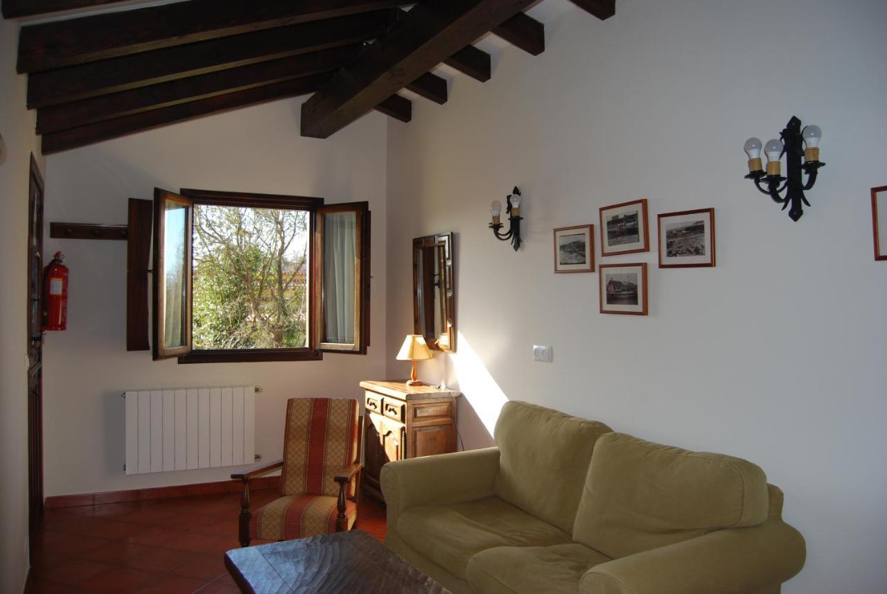 Apartamentos El Perujo 코밀라스 외부 사진