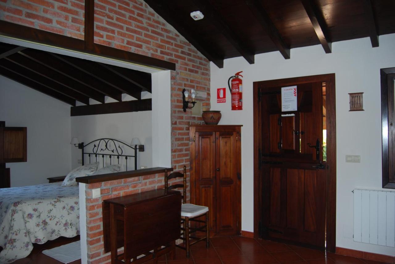 Apartamentos El Perujo 코밀라스 외부 사진