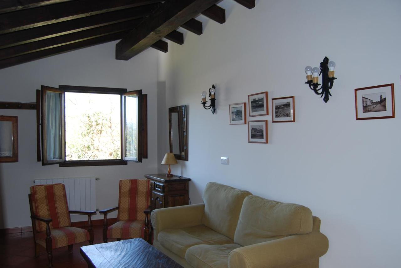 Apartamentos El Perujo 코밀라스 외부 사진