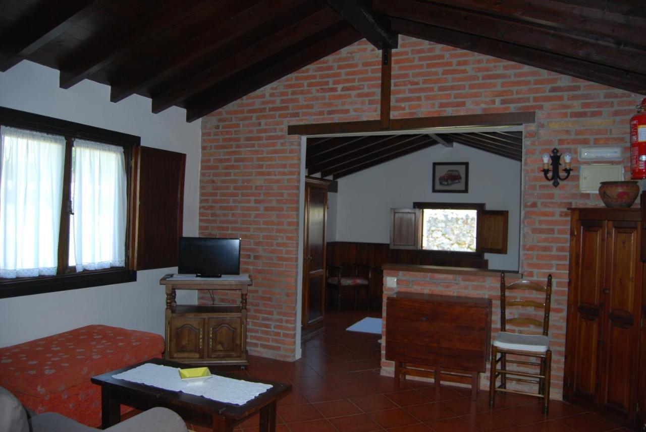 Apartamentos El Perujo 코밀라스 외부 사진