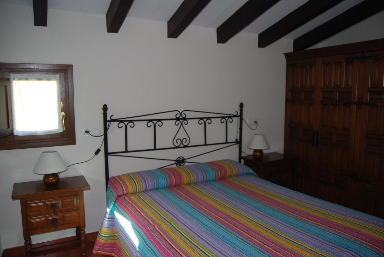 Apartamentos El Perujo 코밀라스 외부 사진
