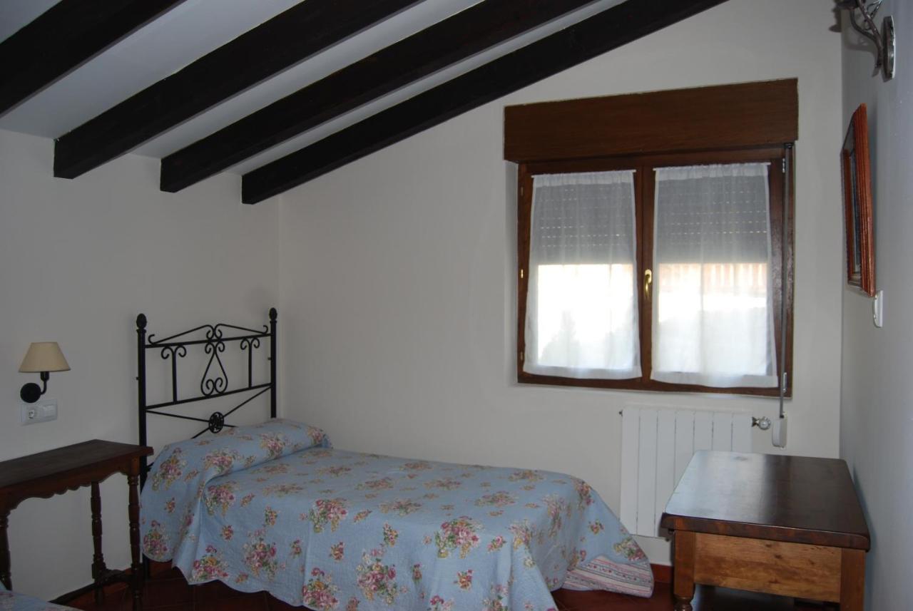 Apartamentos El Perujo 코밀라스 외부 사진